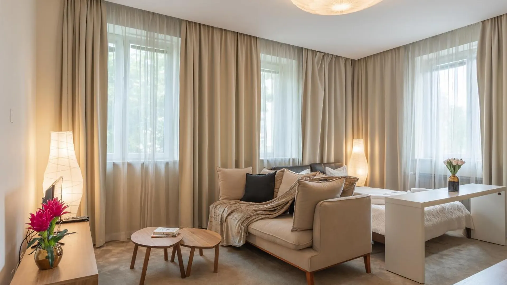 Golden Apartments In Warsaw - Apartment In The Center - Plac Konstytucji Poland