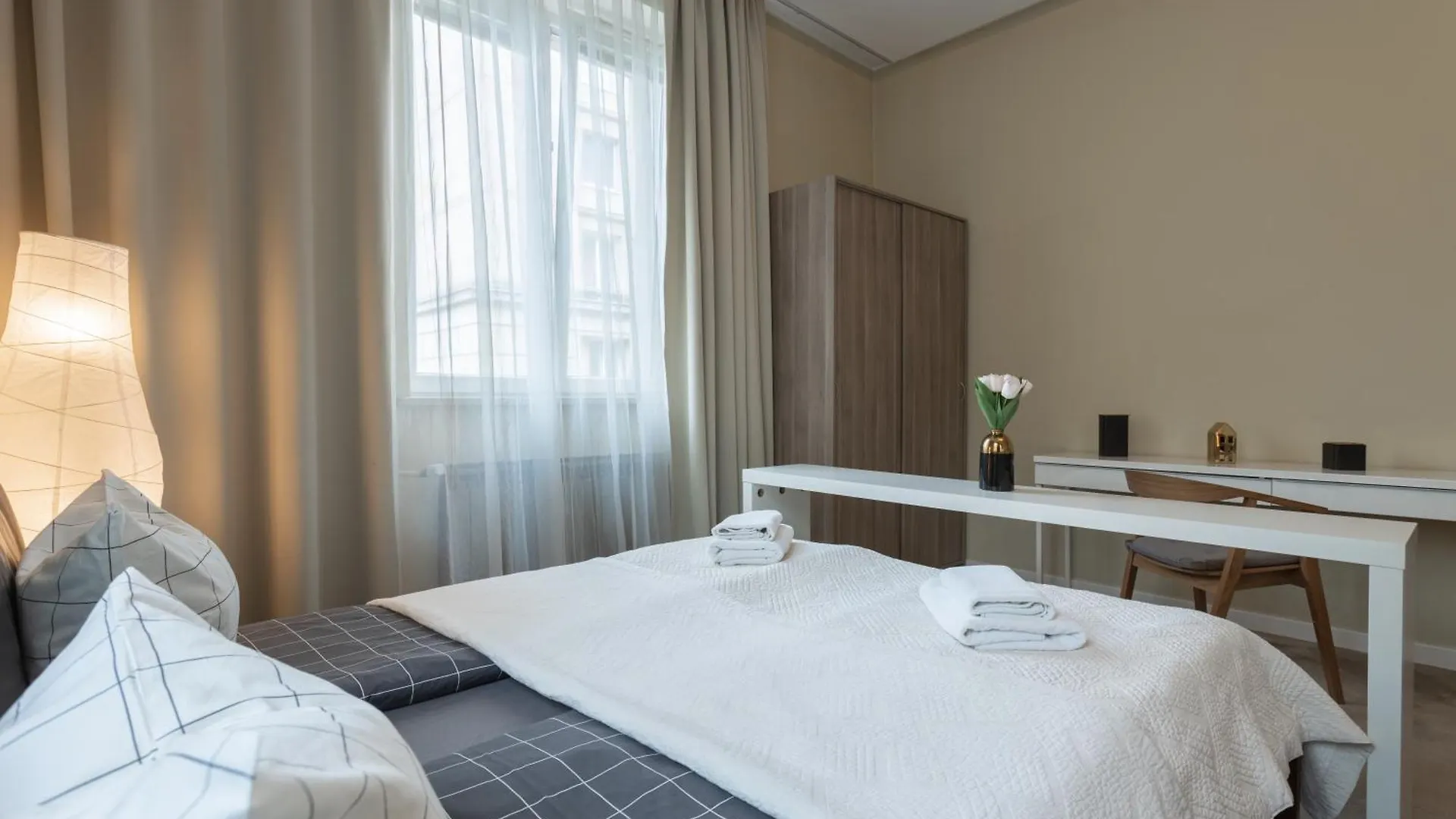 Golden Apartments In Warsaw - Apartment In The Center - Plac Konstytucji