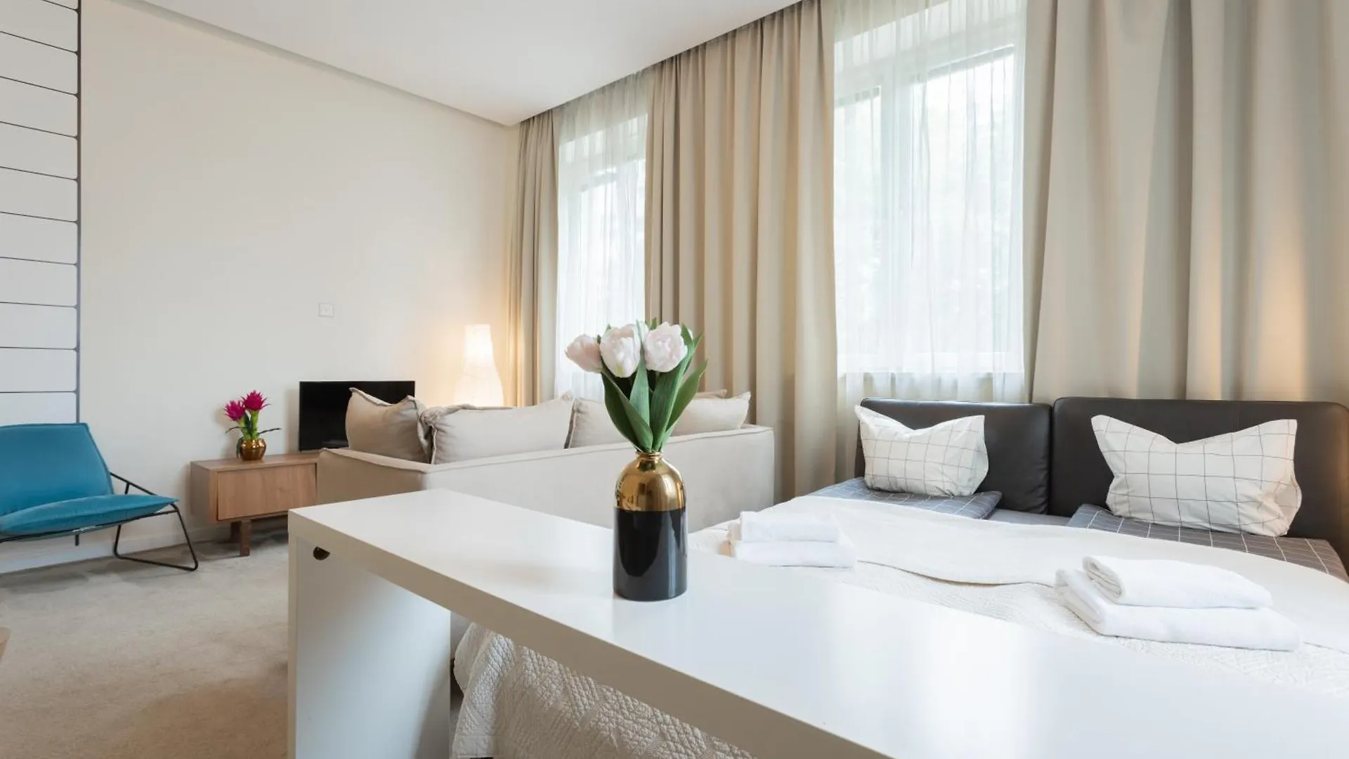Golden Apartments In Warsaw - Apartment In The Center - Plac Konstytucji