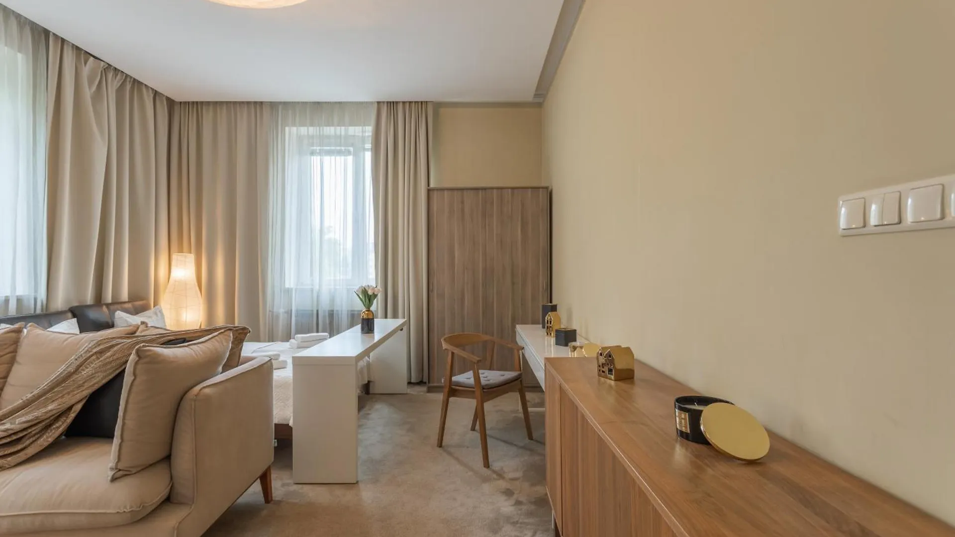 Golden Apartments In Warsaw - Apartment In The Center - Plac Konstytucji