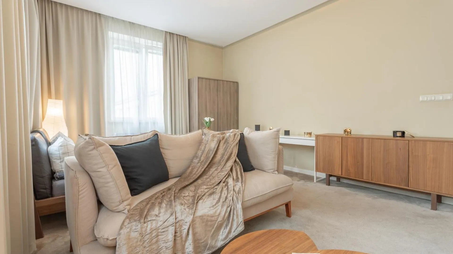 Golden Apartments In Warsaw - Apartment In The Center - Plac Konstytucji Poland